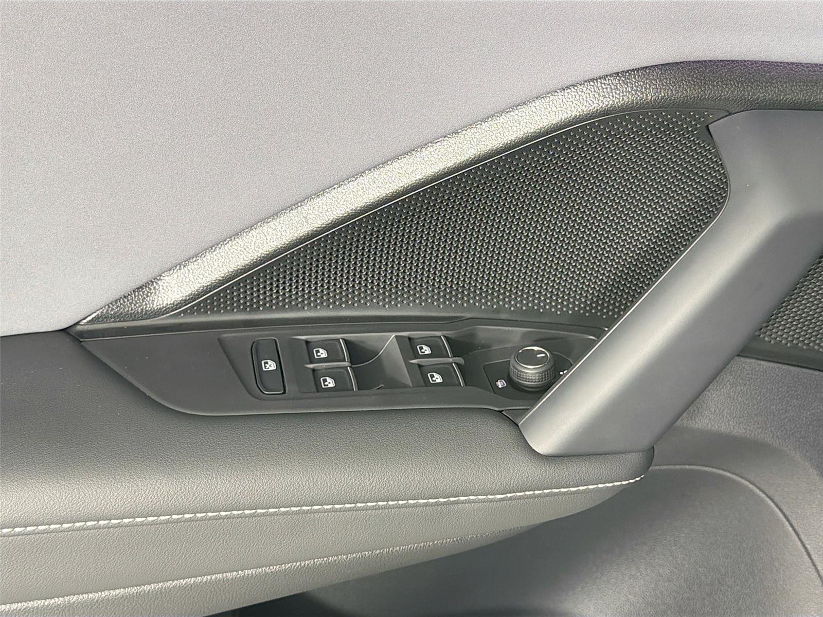 New 2026 Deep Black Pearl Volkswagen SE image 16