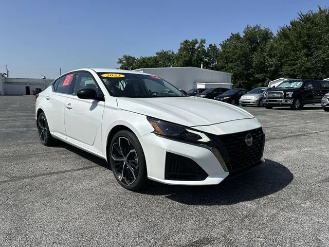 Used 2023 White Nissan 2.5 SR image 11