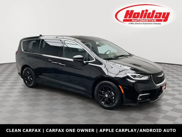 2025 Chrysler Pacifica Select's photo