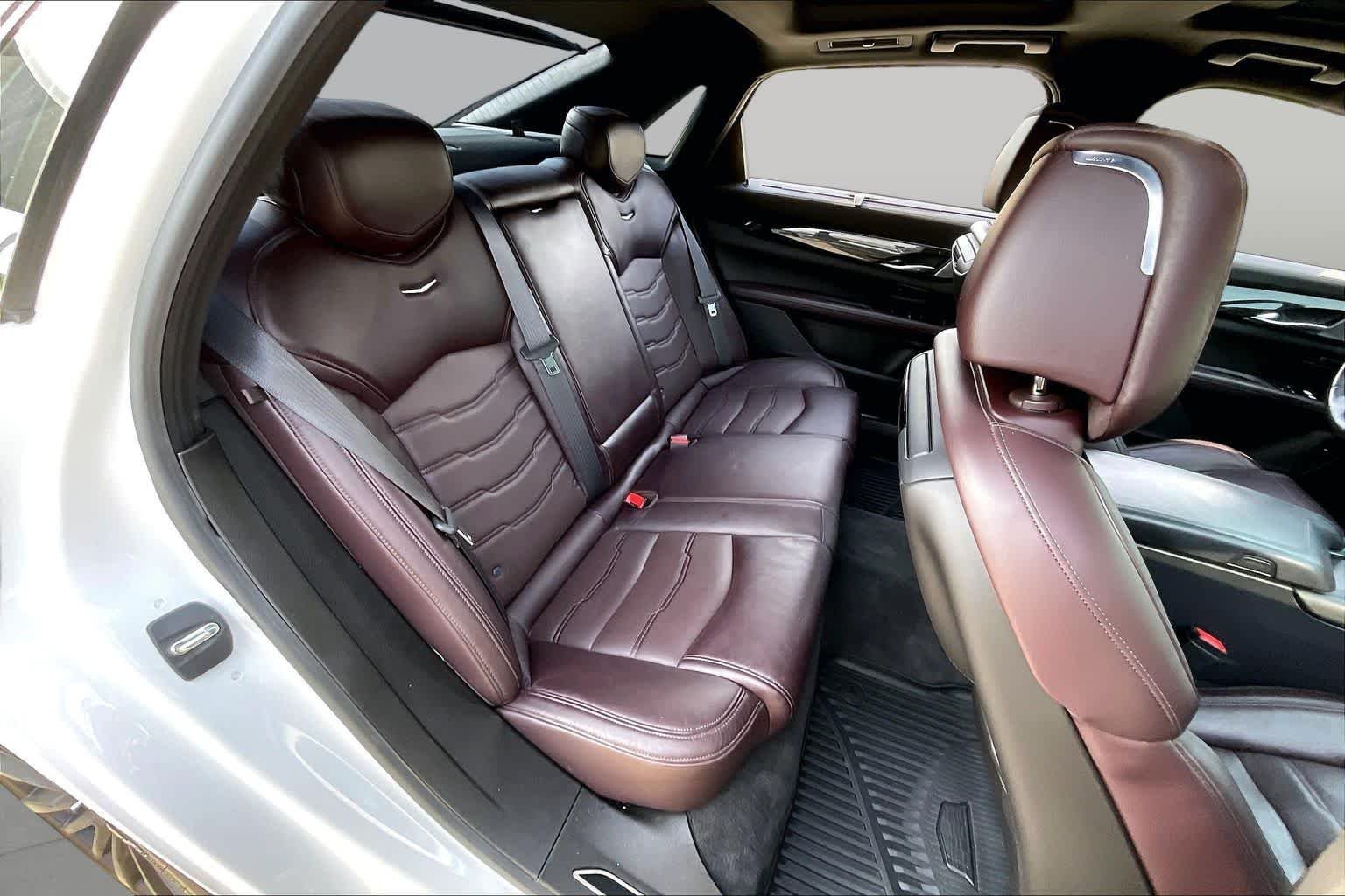 Used 2020 Crystal White Tricoat Cadillac Premium Luxury image 19