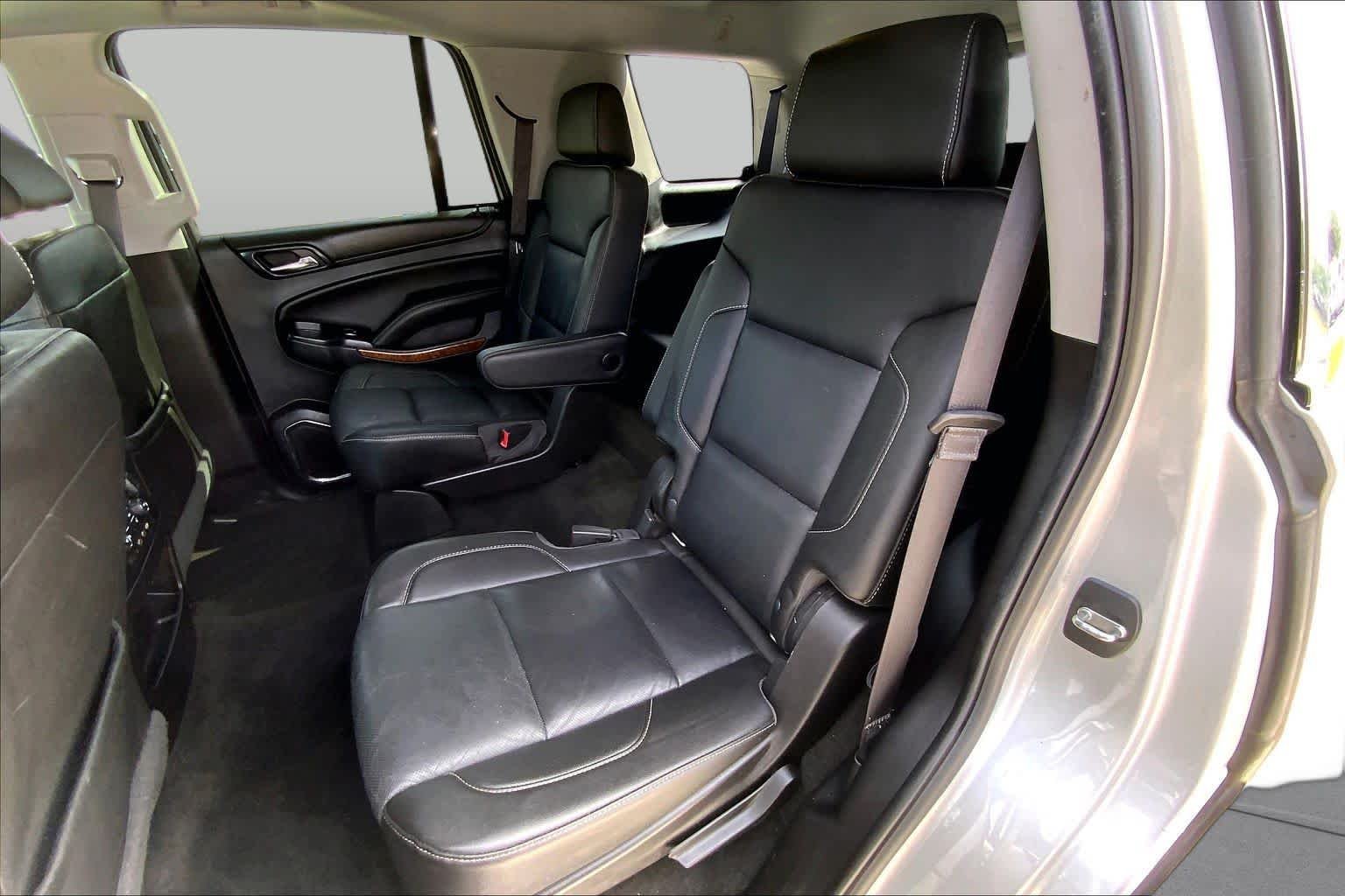 Used 2018 Silver Ice Metallic Chevrolet Premier image 21