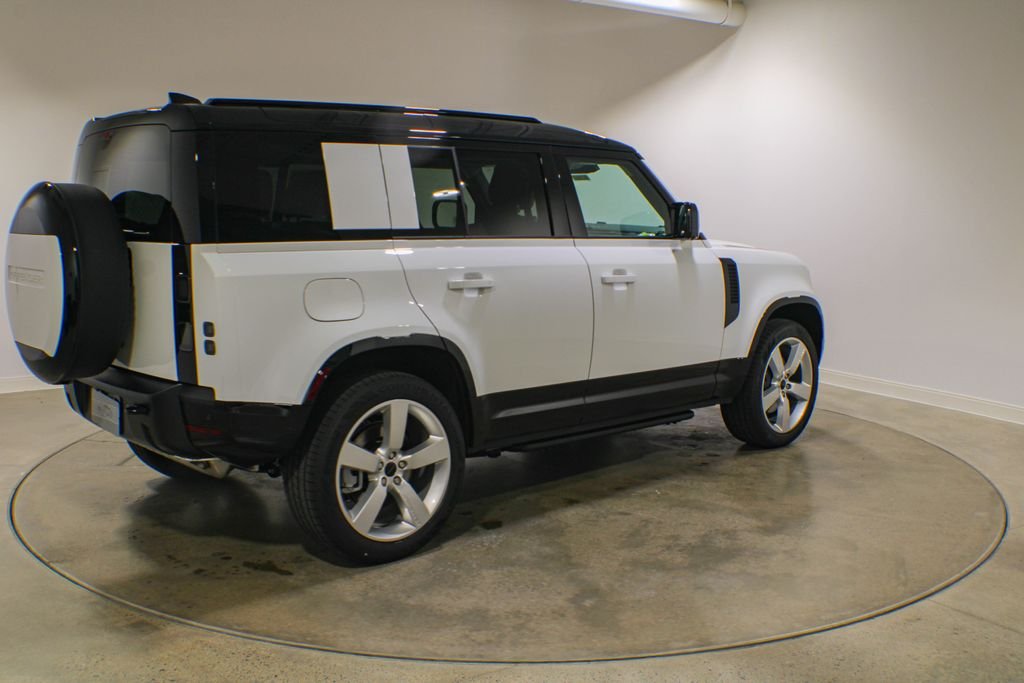 New 2026 Fuji White Land Rover X-Dynamic SE image 6