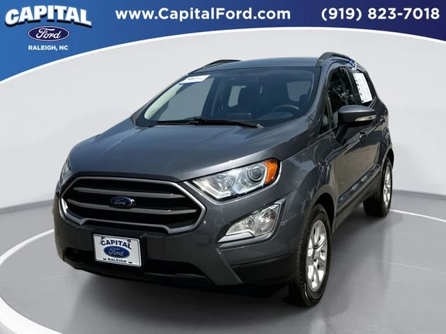 Used 2021  Ford SE image 1