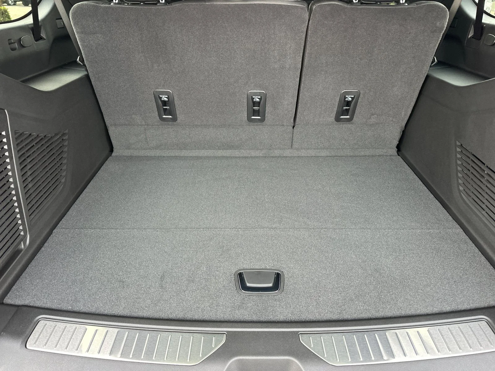 New 2027 Glacier White Tricoat GMC Denali image 15
