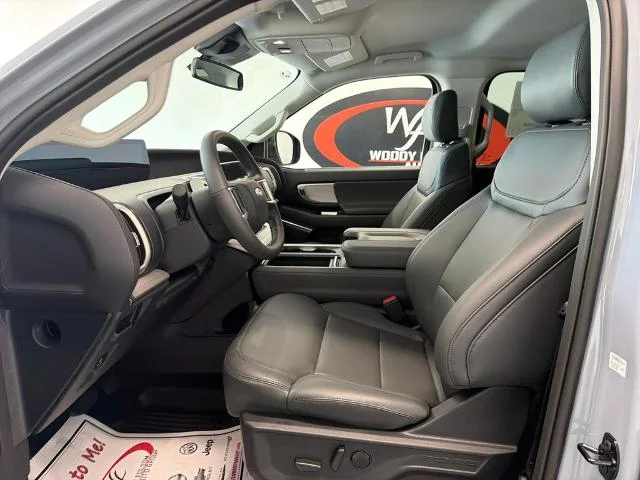 New 2027 Glacier Gray Metallic Tri-Coat Ford Active image 33