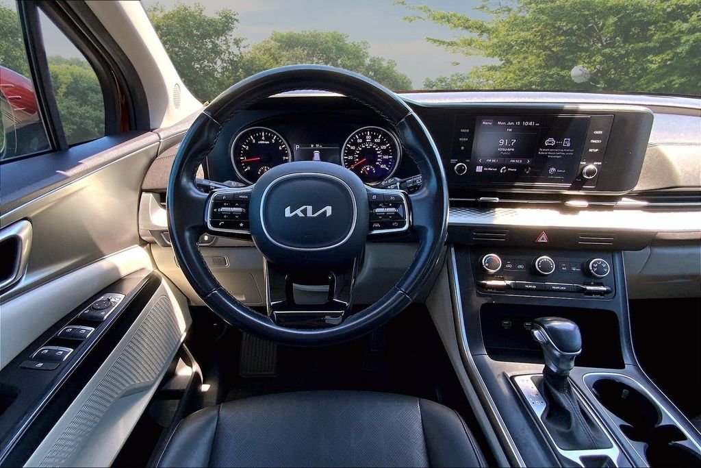 Used 2022 Red Kia LXS image 8