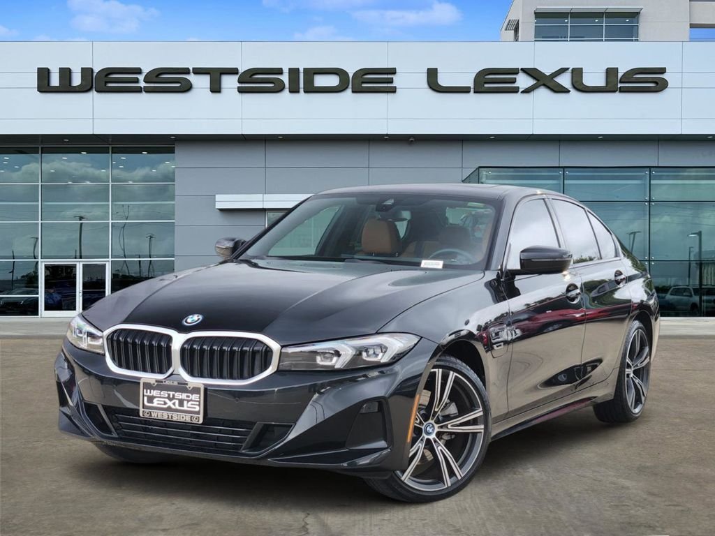 2023 BMW 3 Series 330e Sedan's photo