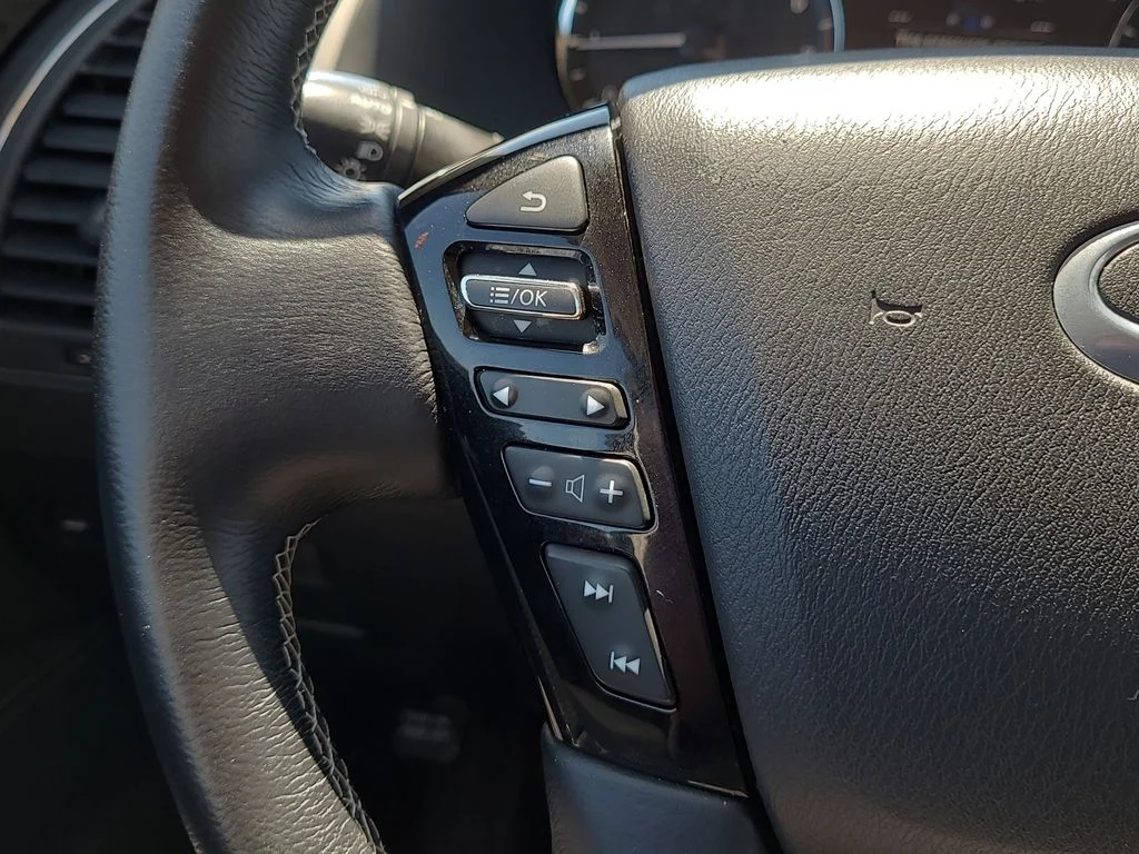 Used 2024 Gray INFINITI LUXE image 33
