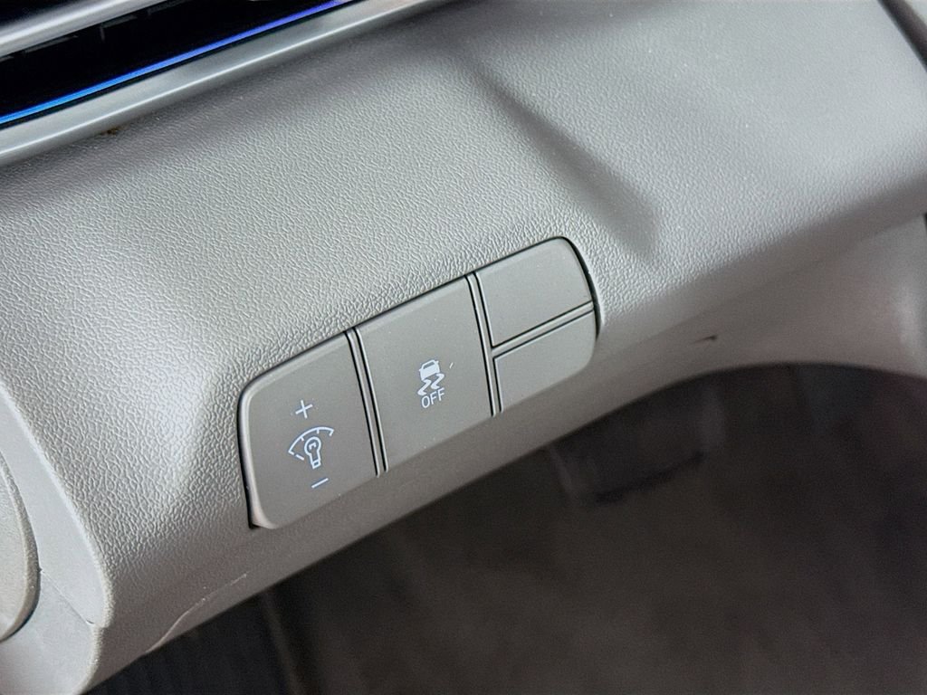 2025 Hyundai Elantra SEL - Photo 6