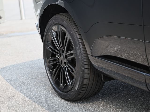 New 2026 Santorini Black LAND ROVER SE image 12