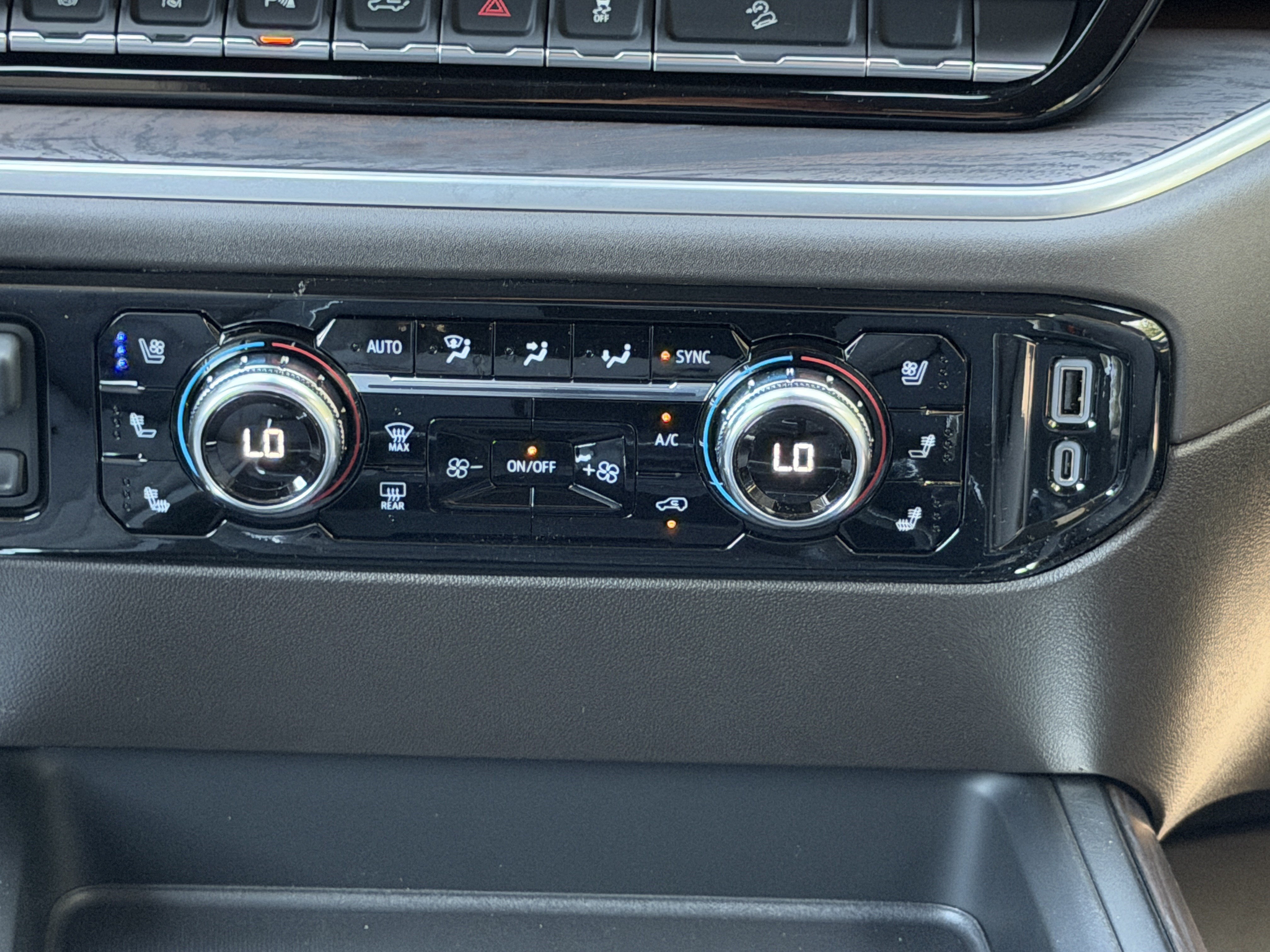 New 2026 Summit White GMC SLT image 25