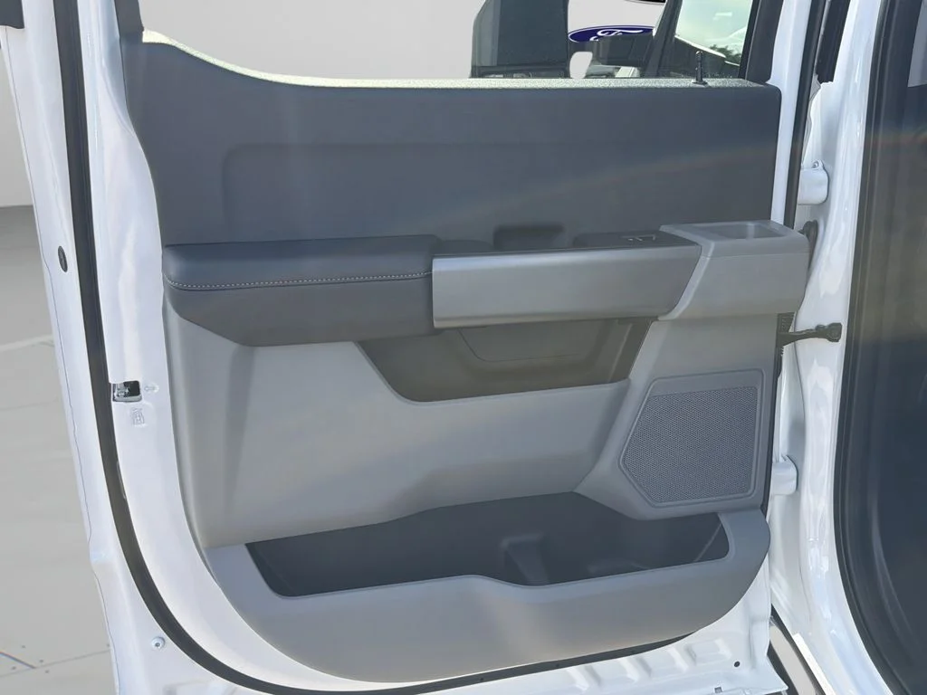 New 2026 Oxford White Ford F-250® XL image 38