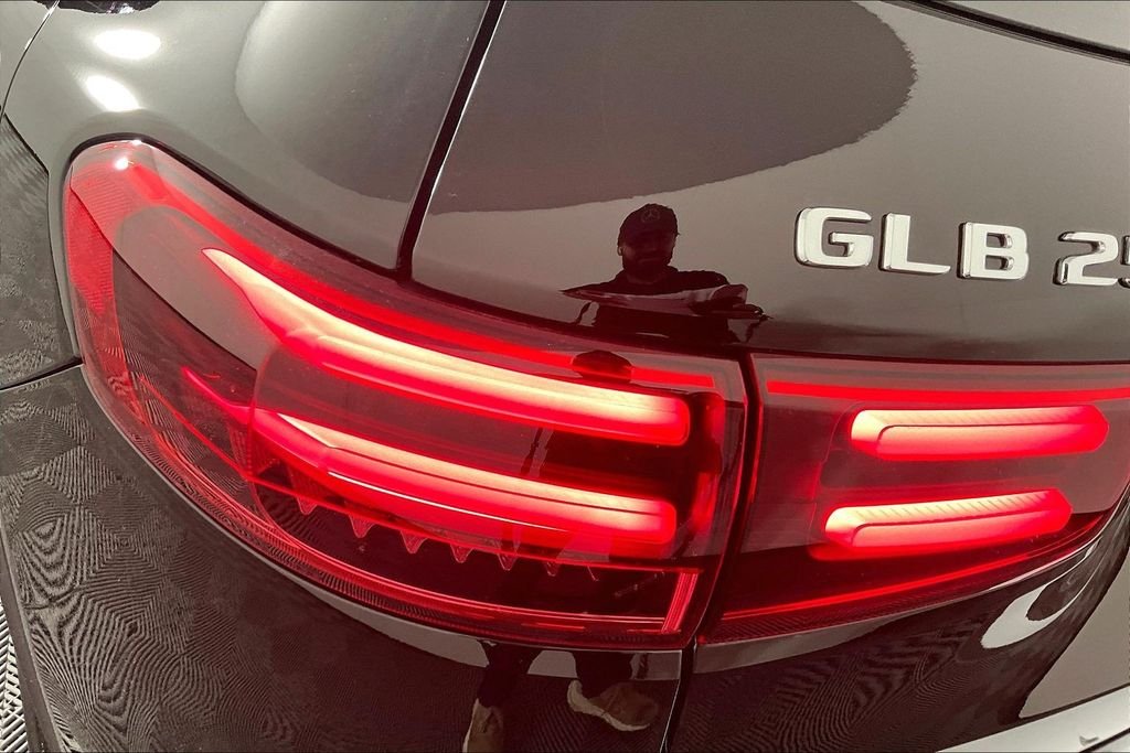 Used 2026 Black Mercedes-Benz GLB 250 image 24