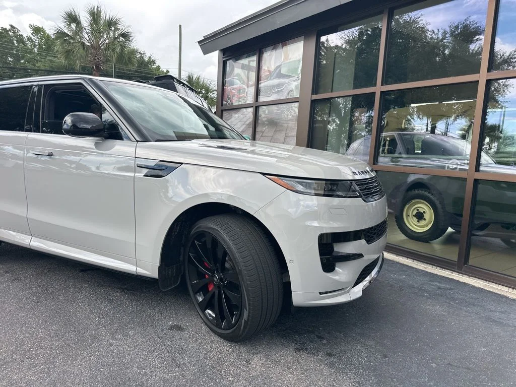 2024 Land Rover Range Rover Sport P400 MHEV SE Dynamic's photo