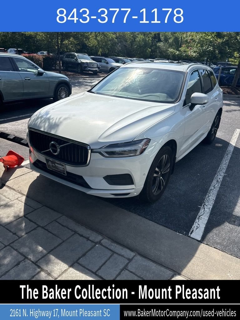 Used 2019 White Volvo T5 Momentum image 2