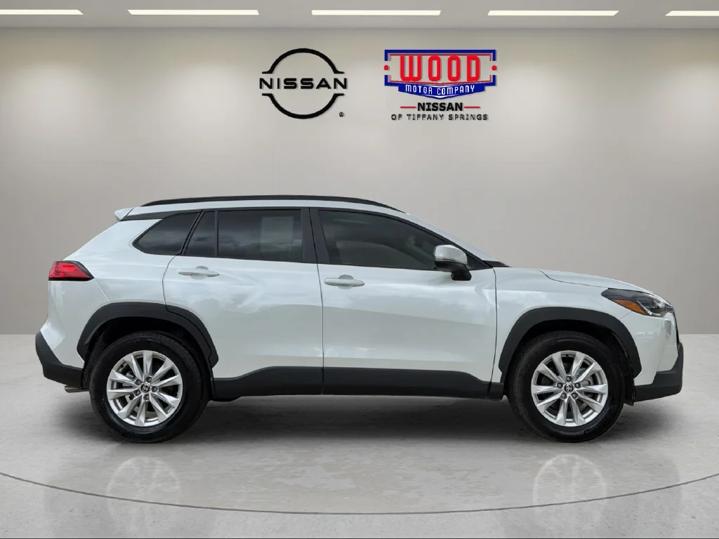 Used 2024 Pearl Toyota LE image 2