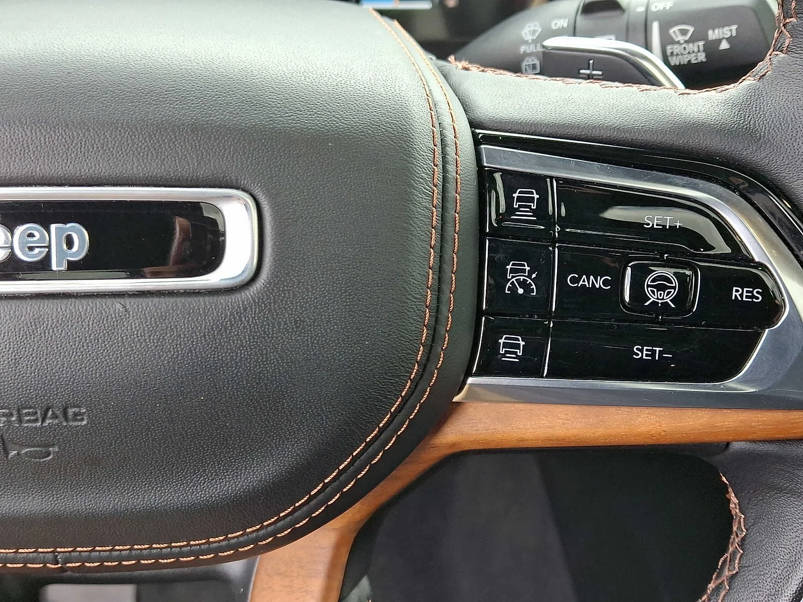 Used 2023 Hydro Blue Pearlcoat Jeep Summit Reserve image 23