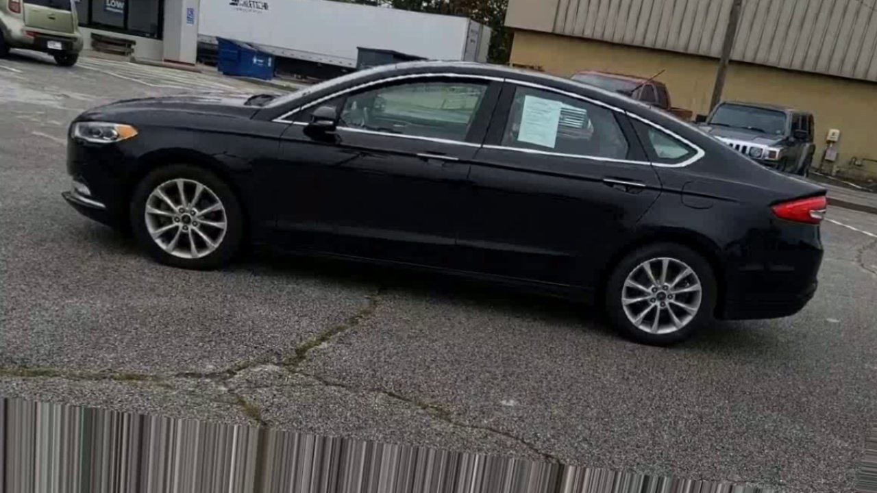 2017 Ford Fusion SE photo 3