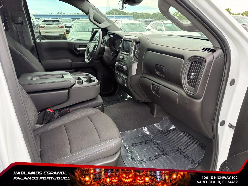 Used 2024 Summit White Chevrolet Custom image 31
