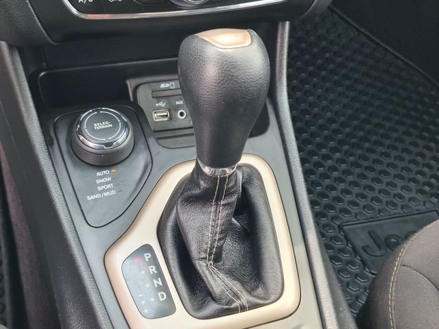Used 2017 Blue Jeep Sport image 22