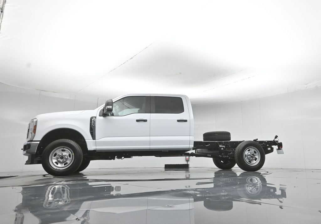 New 2026 Oxford White Ford XL image 47