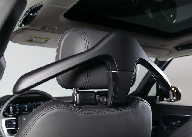New 2026 Santorini Black Land Rover SE image 19