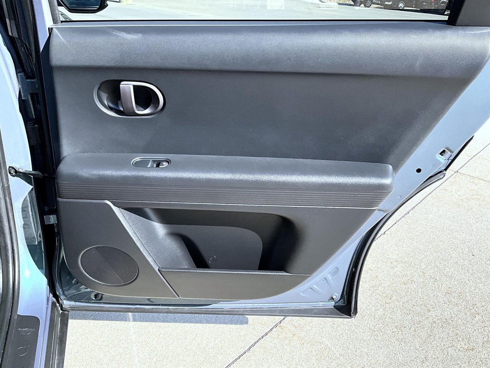 Used 2025 Green Hyundai SE image 18