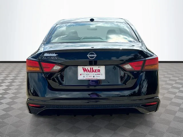 Used 2025 Black Nissan 2.5 SV image 6