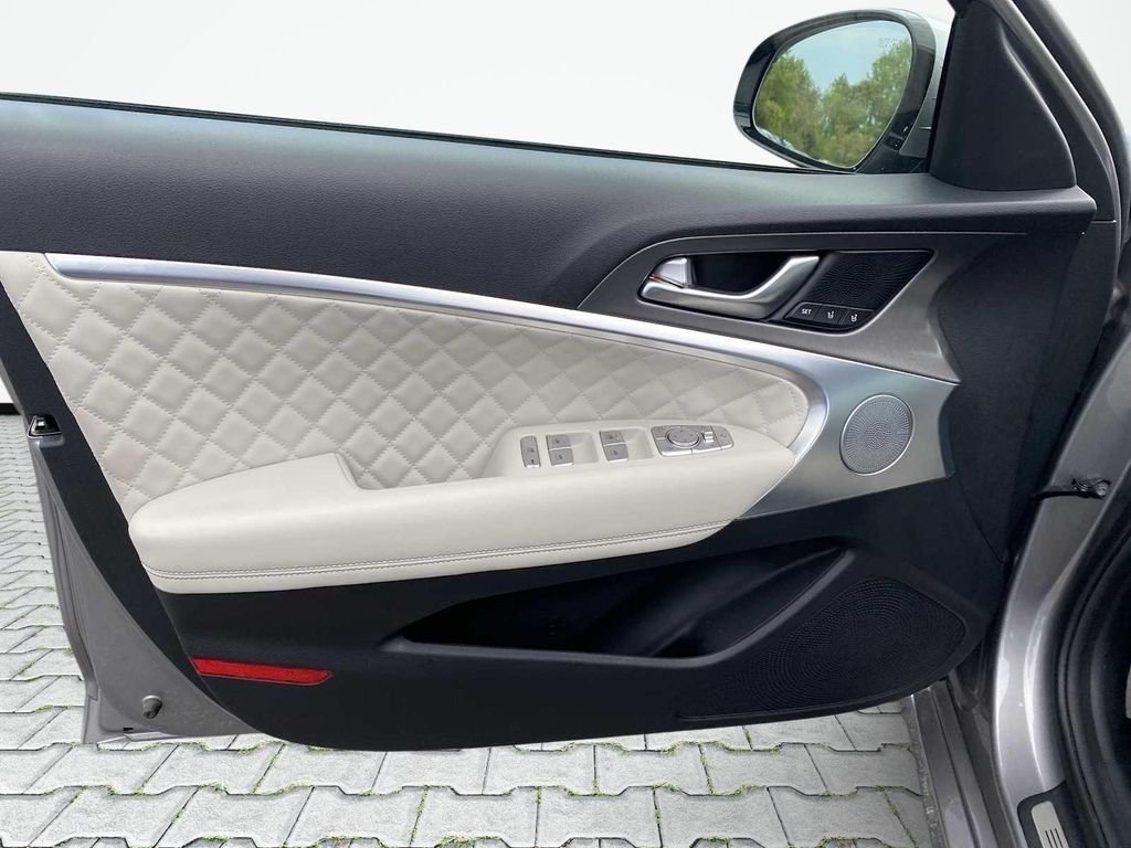 2025 GENESIS G70 Sport Advanced - Photo 27