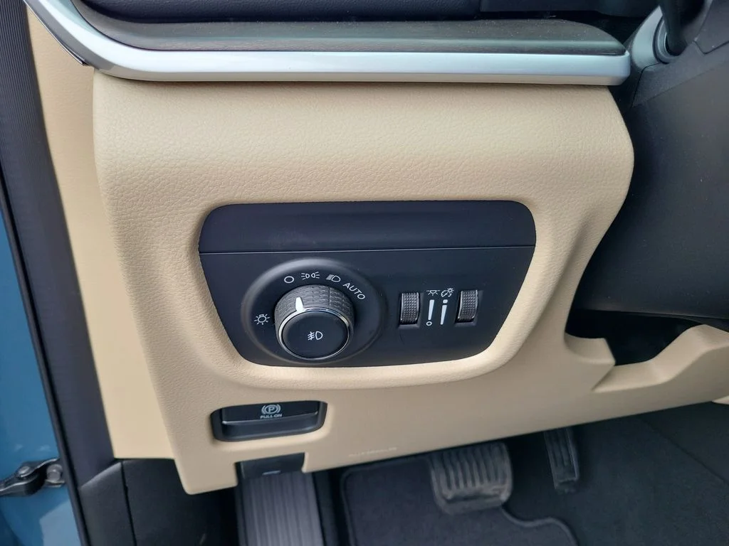 New 2026 Steel Blue Exterior Paint Jeep Limited image 11