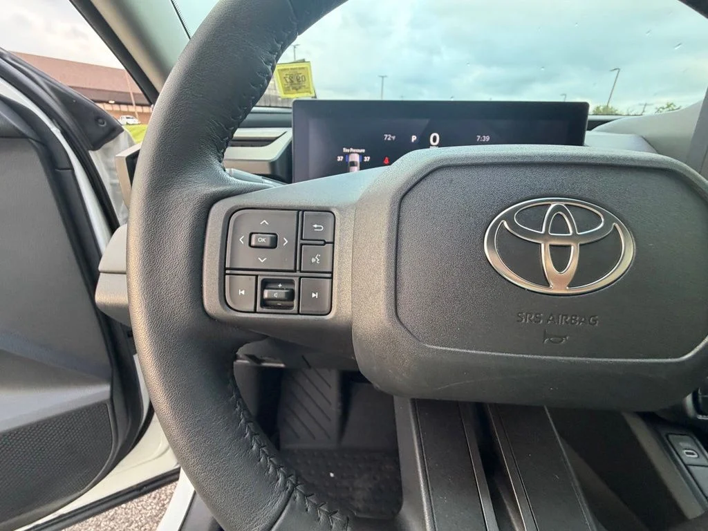 Used 2026 White Toyota XLE Premium image 34