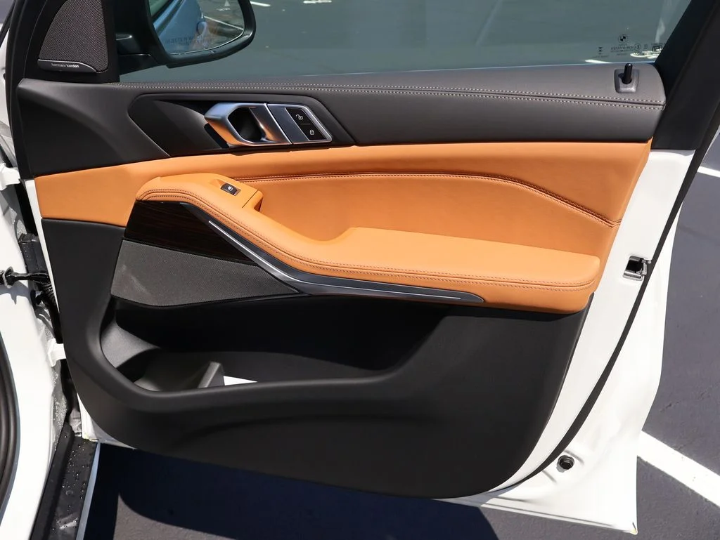 New 2026 Mineral White Metallic BMW xDrive40i image 40