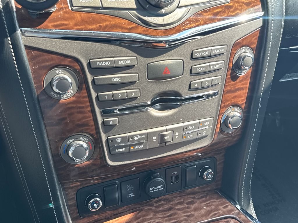 Used 2020 Gray Nissan Platinum image 27