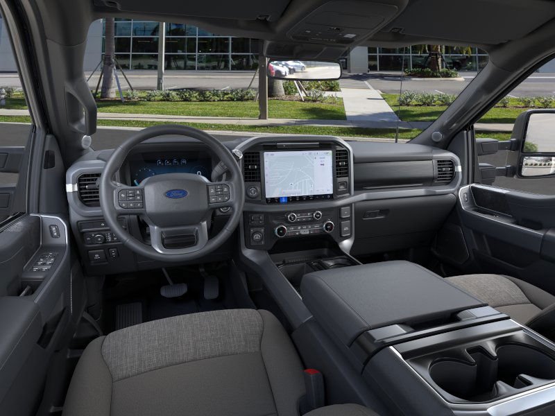 2025 Ford F-150 XLT - Photo 25