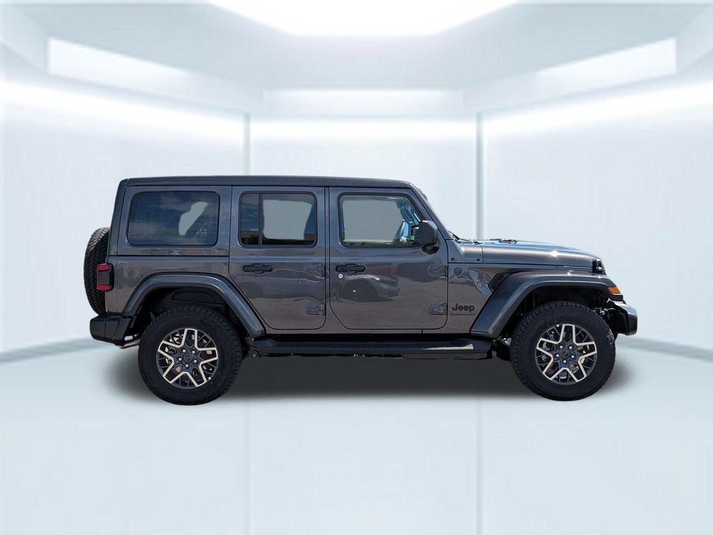 New 2026 Granite Crystal Metallic Clear-Coat Exterior Paint Jeep Sahara image 8