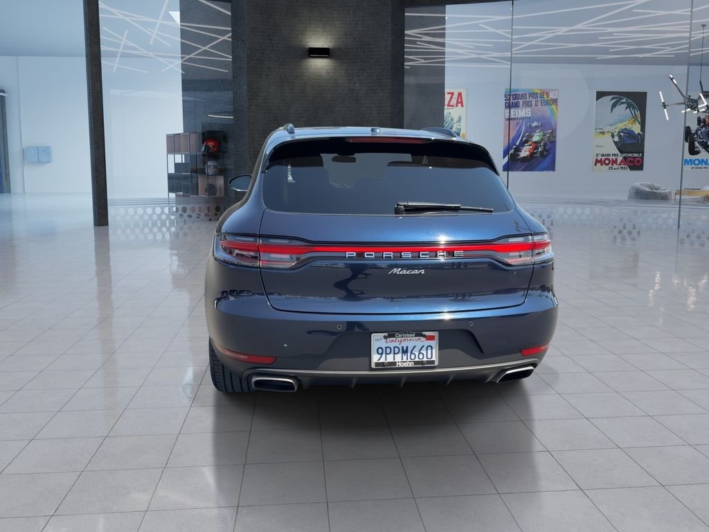 Used 2021  Porsche Base image 7