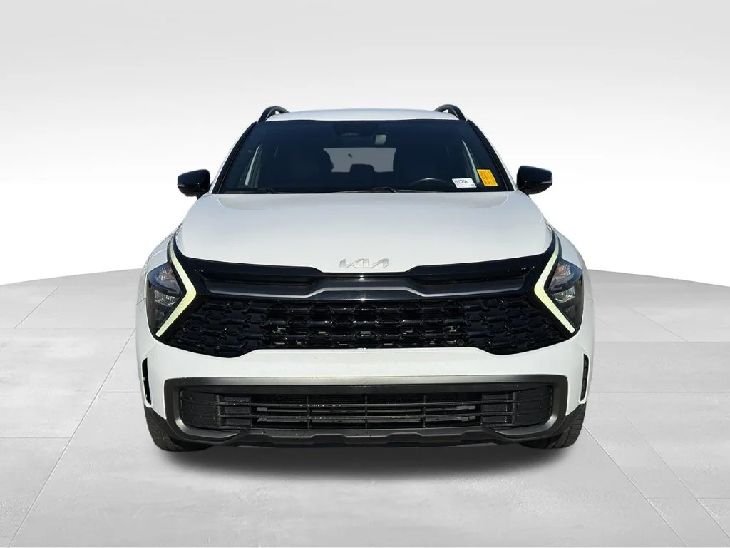 Used 2023 White Kia X-Line image 24
