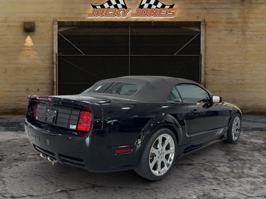 Used 2006 Black Clearcoat Ford GT Premium image 11