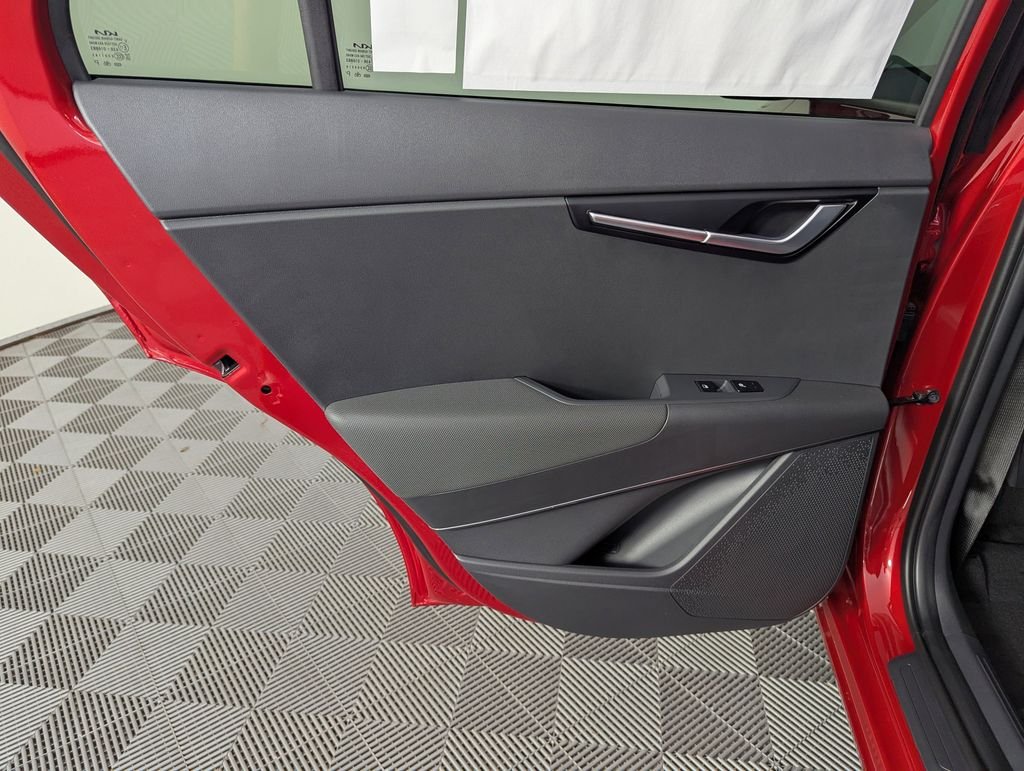 2025 Kia Niro EX - Photo 28