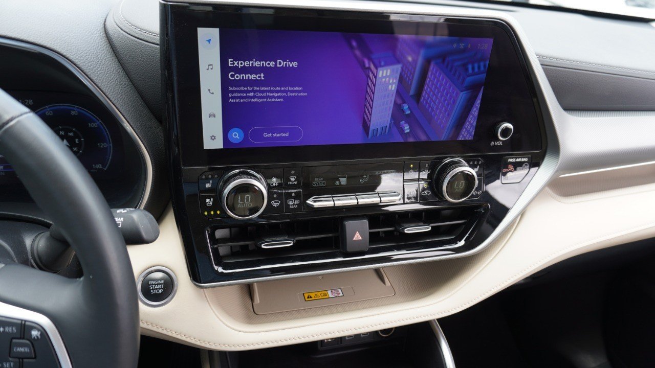 Used 2024 Blue Toyota Platinum image 16