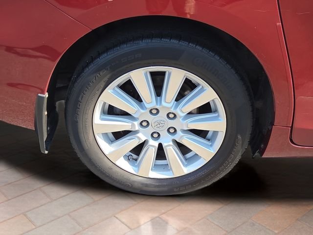 Used 2017 Red Toyota XLE image 4