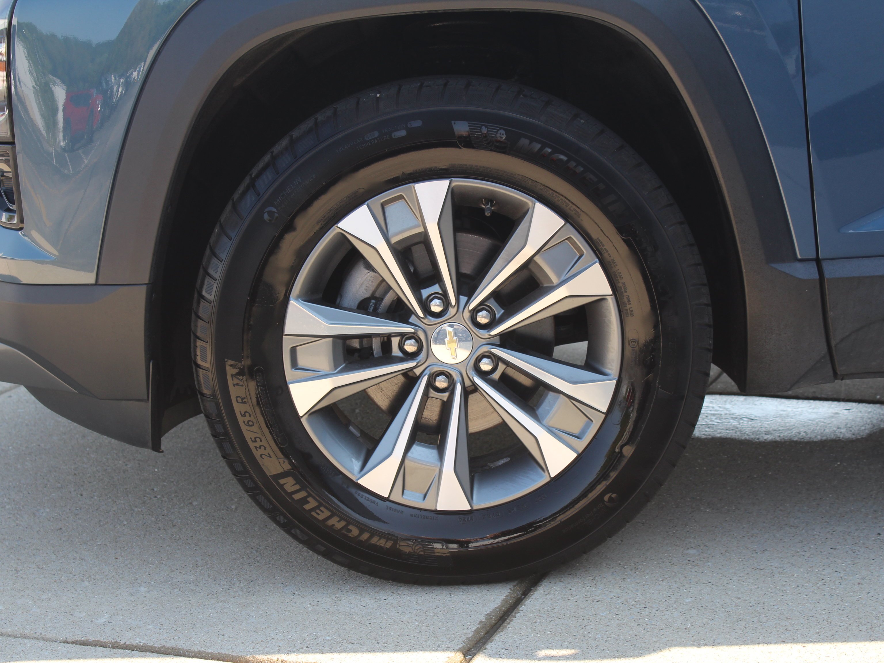 2025 Chevrolet Equinox LT - Photo 31