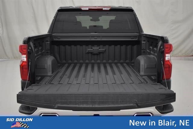 New 2026 Black Chevrolet LT image 11