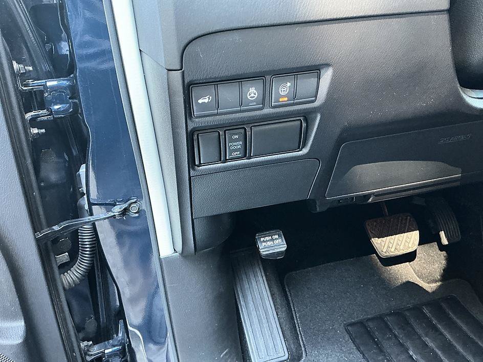 Used 2023 Hermosa Blue Pearl Nissan Platinum image 14