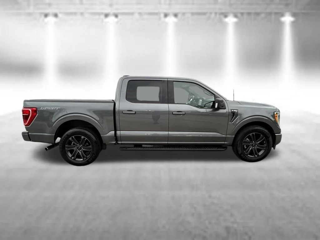 Used 2022 Gray Metallic Ford XLT image 3