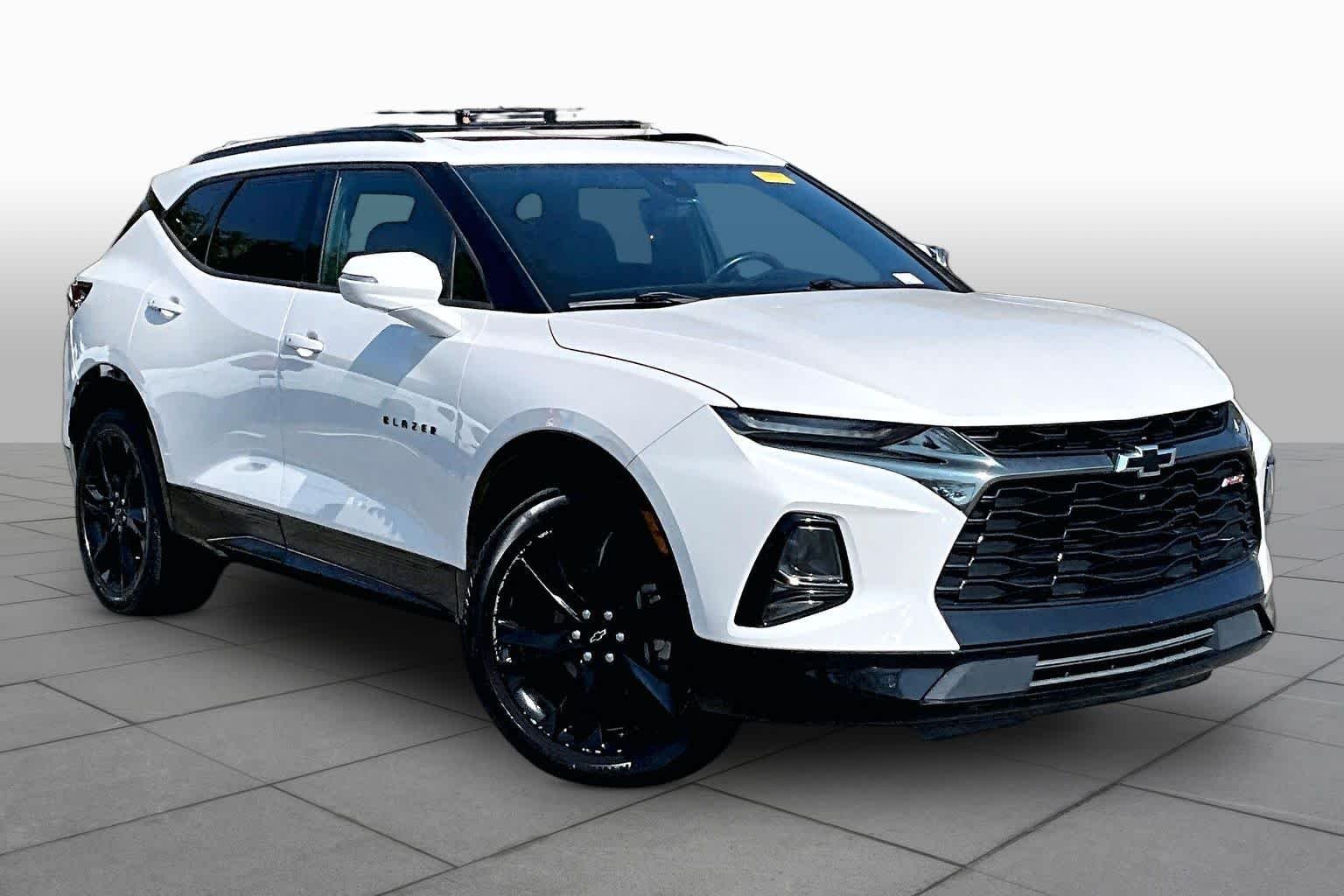 Used 2020 Iridescent Pearl Tricoat Chevrolet RS image 3