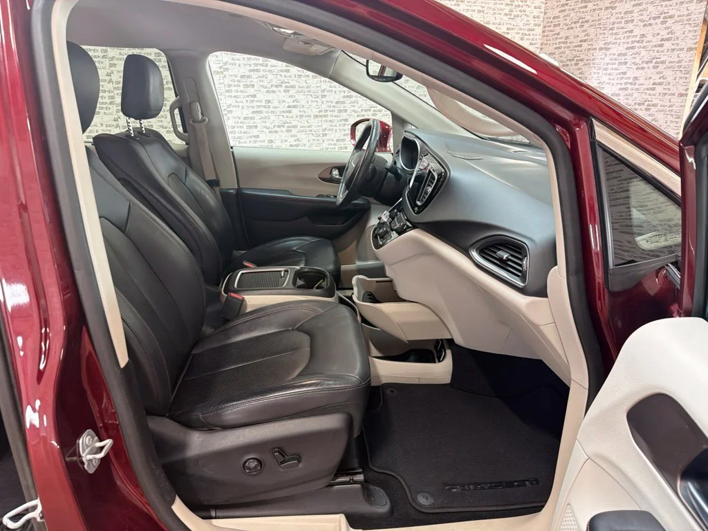 Used 2017 Velvet Red Pearlcoat Chrysler Touring L Plus image 10