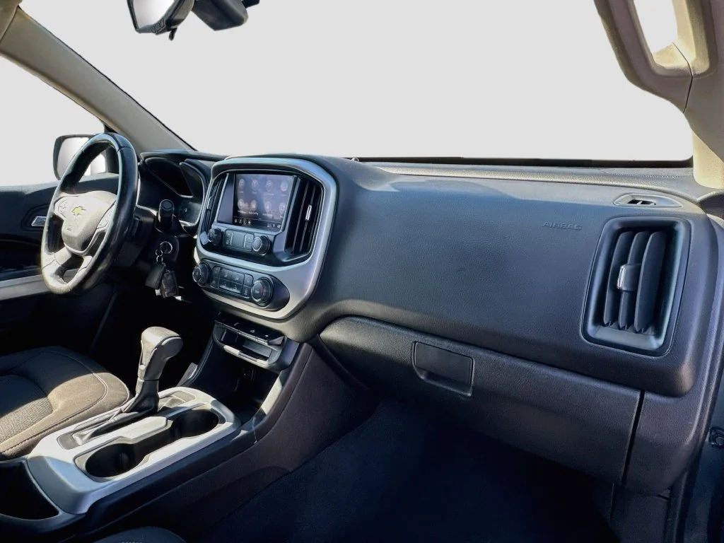 Used 2019 Gray Chevrolet LT image 32