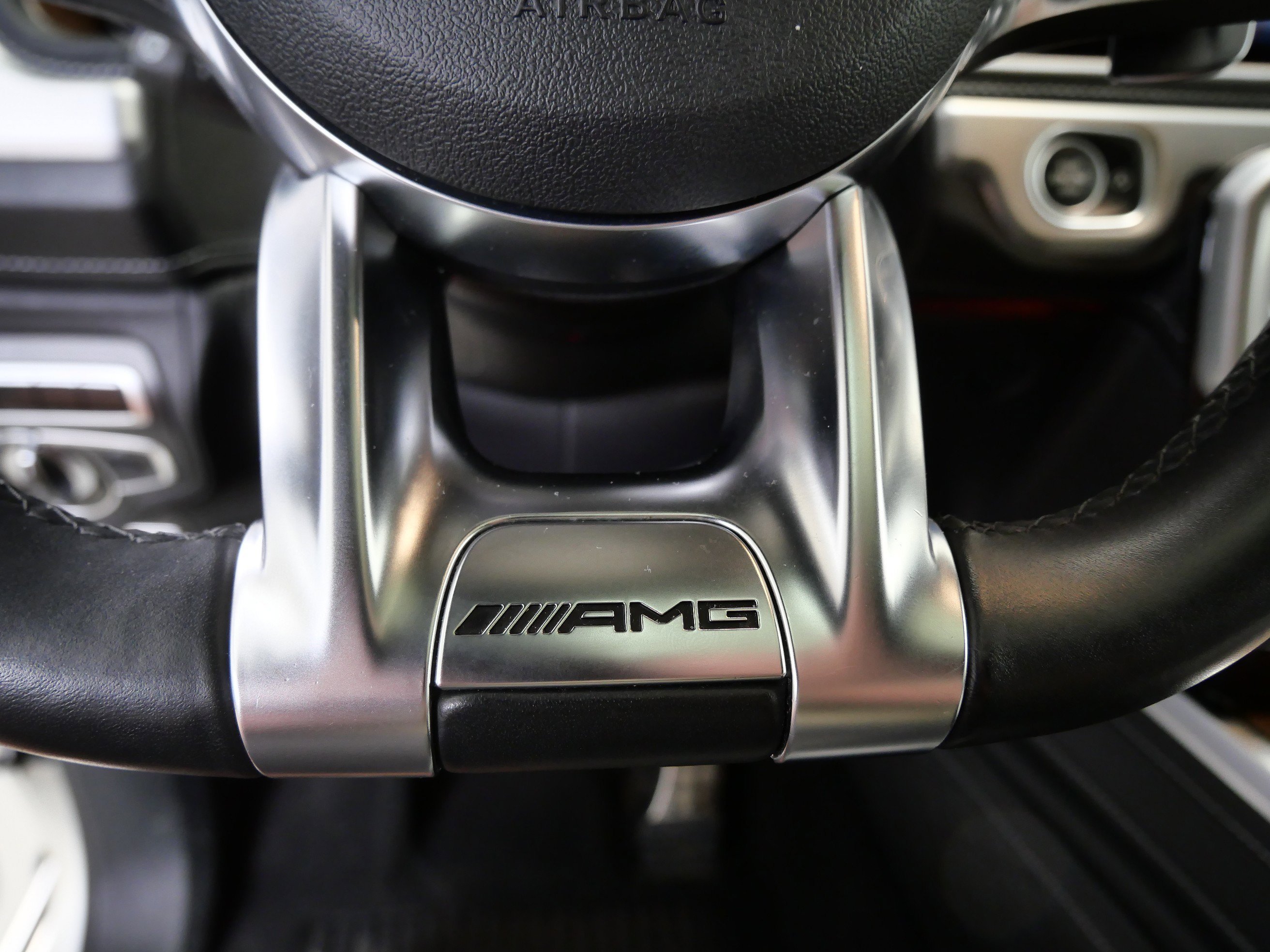Used 2020 designo Diamond White Metallic Mercedes-Benz AMG® G 63 image 28