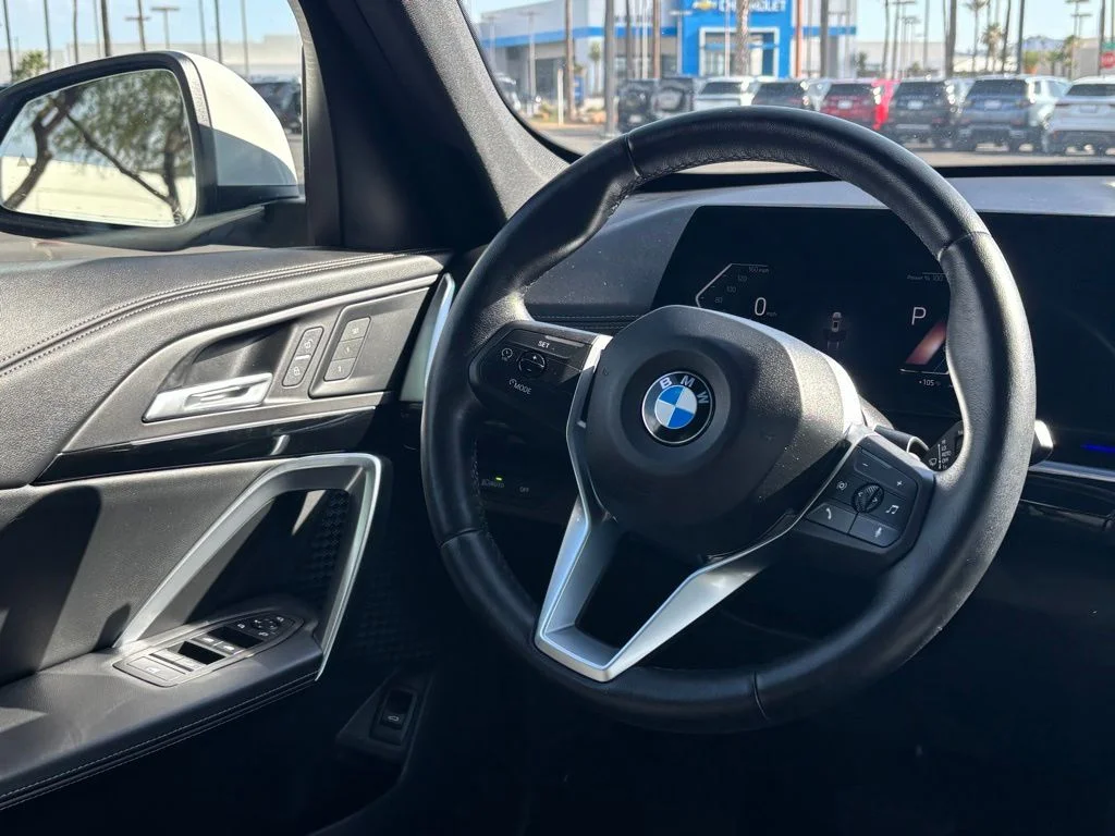 Used 2025 White BMW xDrive28i image 12